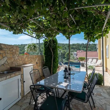Vila Kapetan Trogir